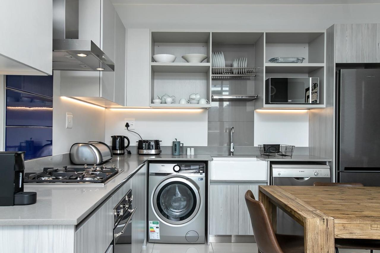 The Median Serviced Apartment Collection Johannesburg Exterior photo
