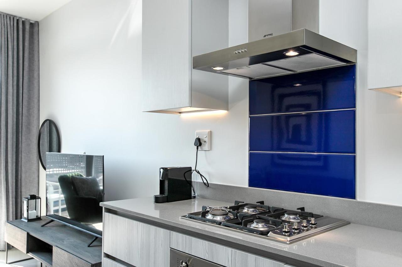 The Median Serviced Apartment Collection Johannesburg Exterior photo